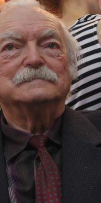 Edmund Niziurski, Polish author., dies at age 88